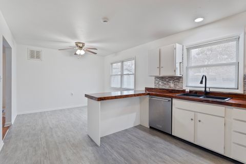 Tiny photo for 1105 Somerset Mall, McHenry, IL 60050 (MLS # 12575891)