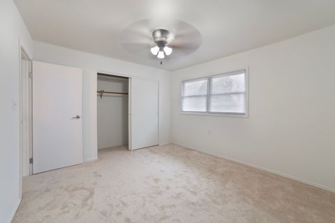 Tiny photo for 1105 Somerset Mall, McHenry, IL 60050 (MLS # 12575891)