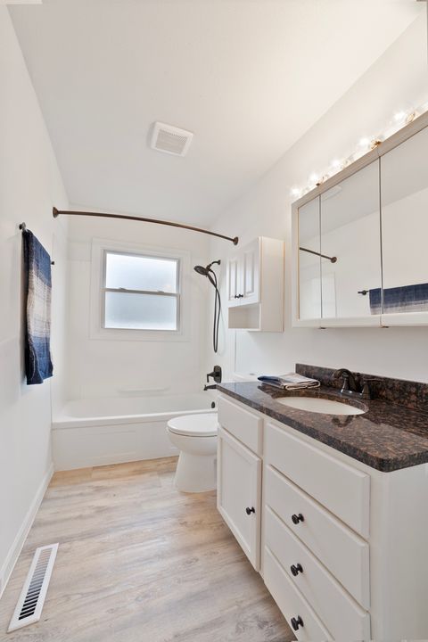 Tiny photo for 1105 Somerset Mall, McHenry, IL 60050 (MLS # 12575891)