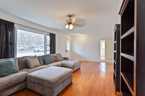 Tiny photo for 1105 Somerset Mall, McHenry, IL 60050 (MLS # 12575891)