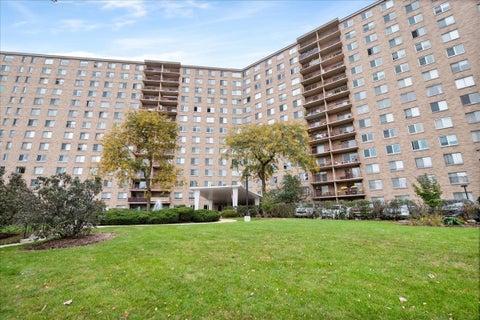 Tiny photo for 6833 N Kedzie Avenue #809, Chicago, IL 60645 (MLS # 12786977)
