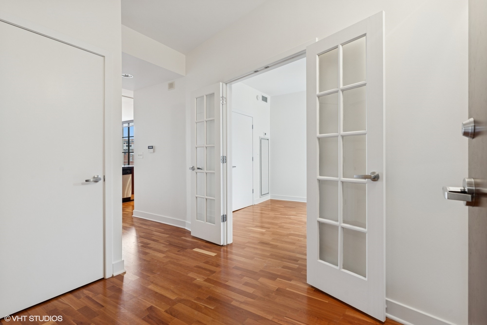744 N Clark Street 1004