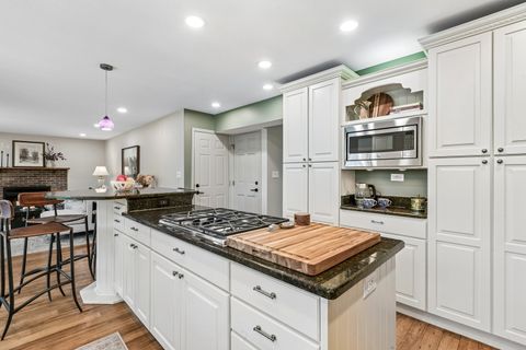 Tiny photo for 14942 W Rockland Road, Libertyville, IL 60048 (MLS # 12623352)