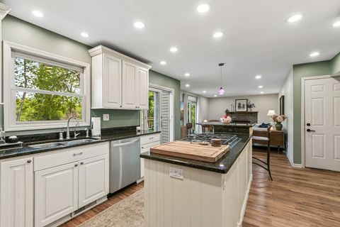 Tiny photo for 14942 W Rockland Road, Libertyville, IL 60048 (MLS # 12623352)