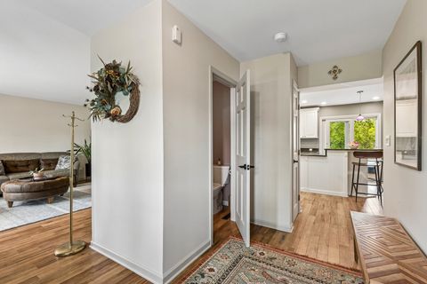 Tiny photo for 14942 W Rockland Road, Libertyville, IL 60048 (MLS # 12623352)