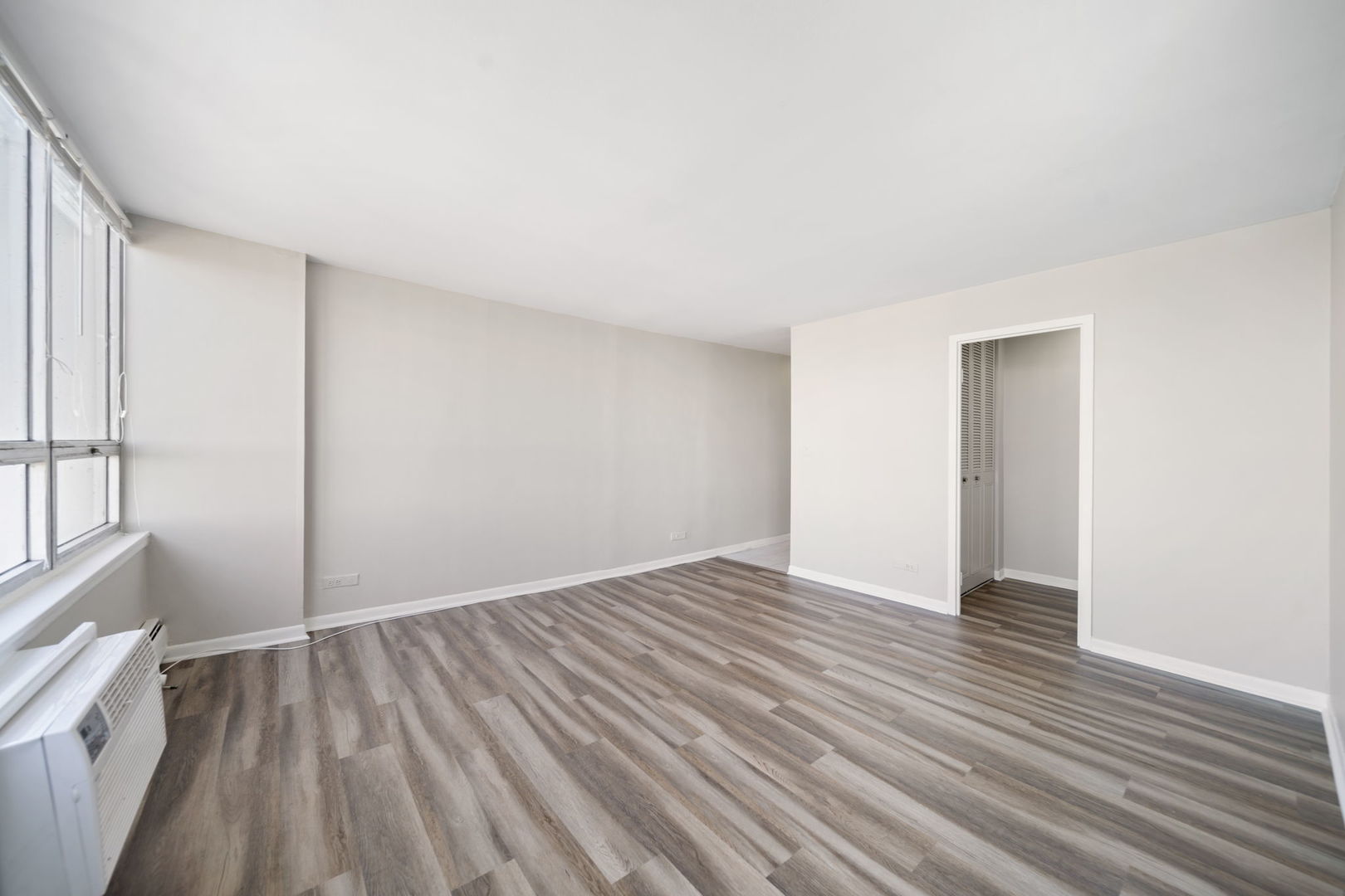 6171 N Sheridan Road 2407