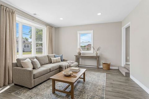 Tiny photo for 521 Mccarthy Road, Lemont, IL 60439 (MLS # 12685724)