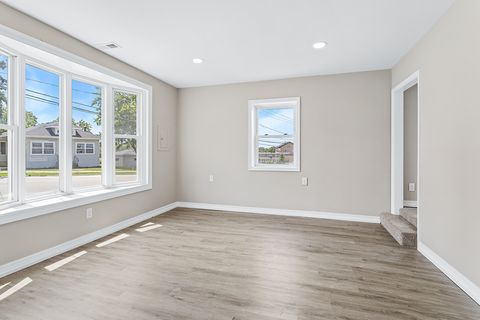 Tiny photo for 521 Mccarthy Road, Lemont, IL 60439 (MLS # 12685724)