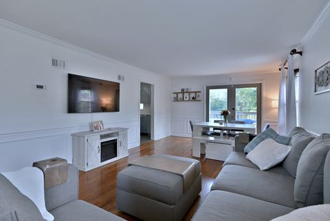 Tiny photo for 593 S Edgewood Avenue, Elmhurst, IL 60126 (MLS # 12498967)