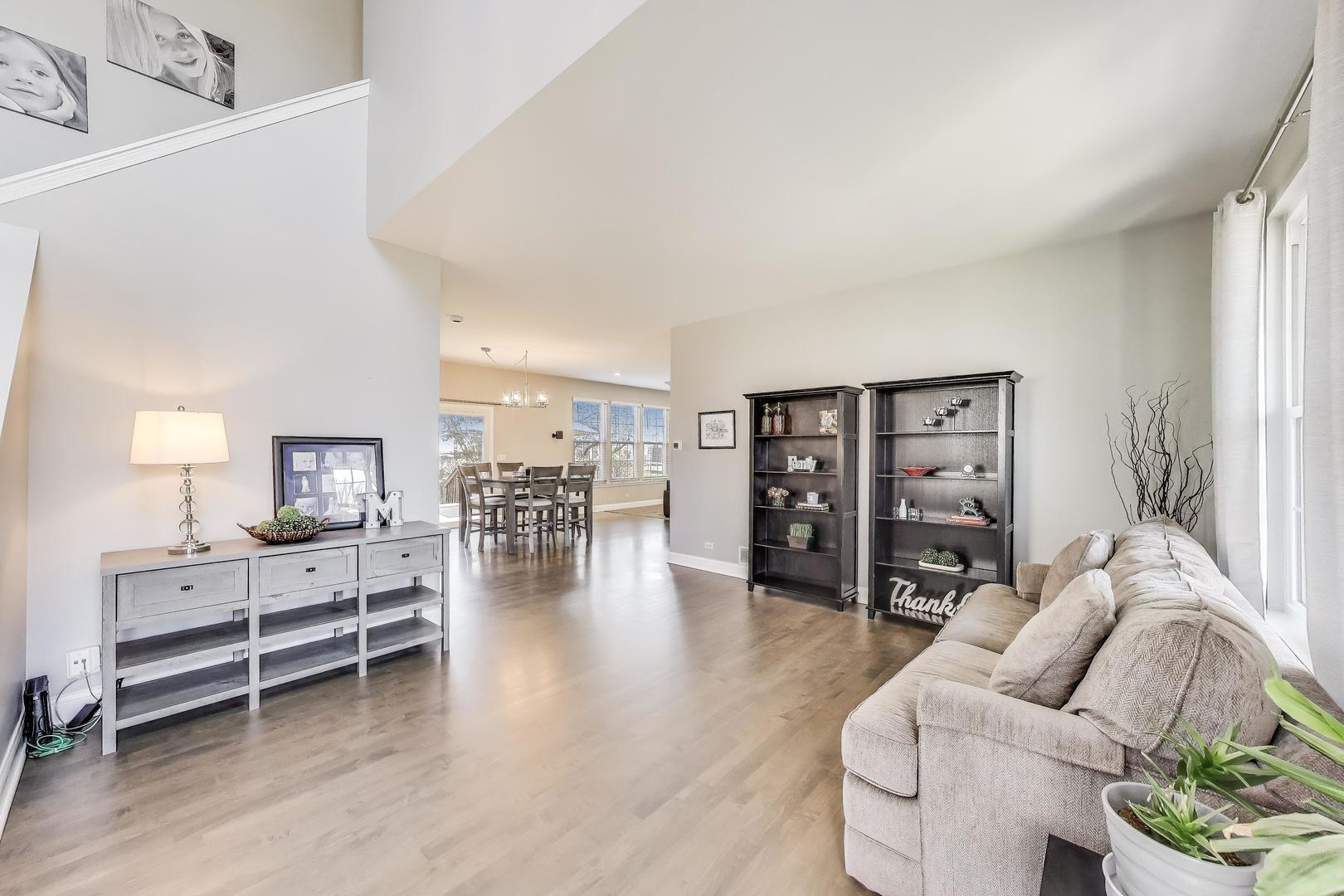 325 Tanager Lane