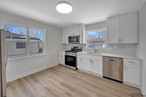 Tiny photo for 709 N Kramer Avenue, Lombard, IL 60148 (MLS # 12552969)