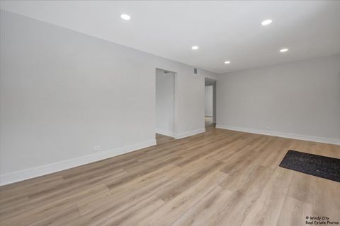 Tiny photo for 709 N Kramer Avenue, Lombard, IL 60148 (MLS # 12552969)