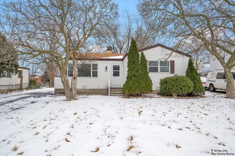 Photo of 709 N Kramer Avenue, Lombard, IL 60148 (MLS # 12552969)