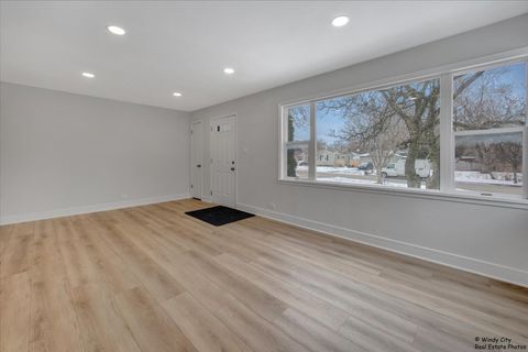 Tiny photo for 709 N Kramer Avenue, Lombard, IL 60148 (MLS # 12552969)