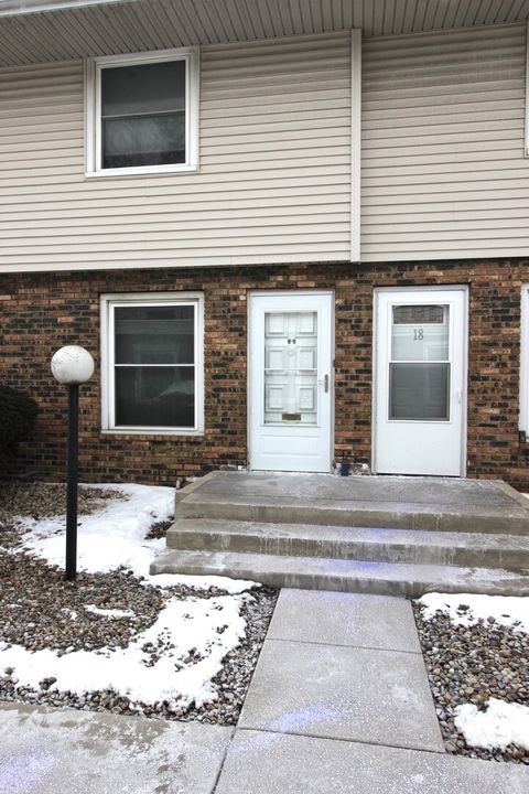 Photo of 105 S Towanda Avenue #19, Normal, IL 61761 (MLS # 12558949)