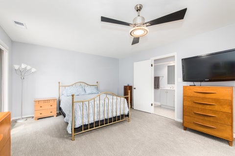 Tiny photo for 120 Boardwalk Place #120, Park Ridge, IL 60068 (MLS # 12683547)