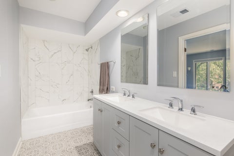 Tiny photo for 120 Boardwalk Place #120, Park Ridge, IL 60068 (MLS # 12683547)