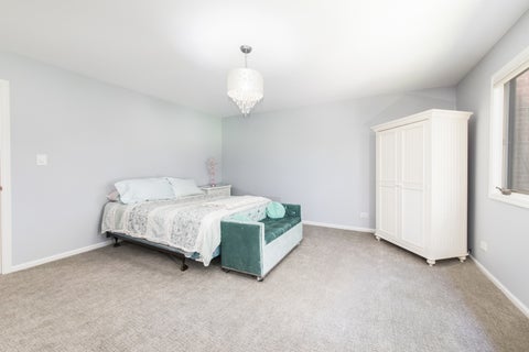 Tiny photo for 120 Boardwalk Place #120, Park Ridge, IL 60068 (MLS # 12683547)
