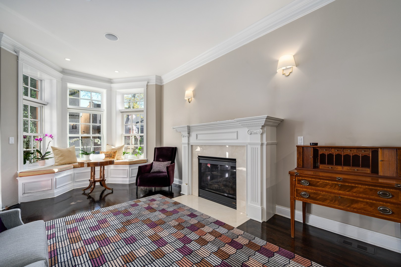 1938 N Hudson Avenue