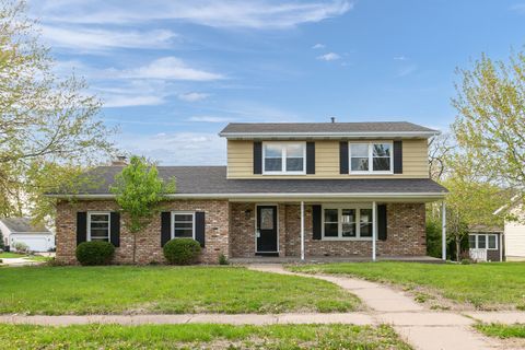 Photo of 3503 32ND Street, Moline, IL 61265 (MLS # 12627352)