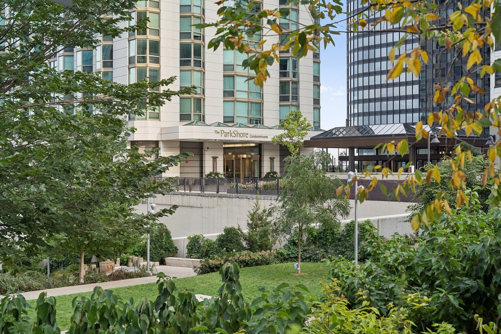 195 N Harbor Drive 5403