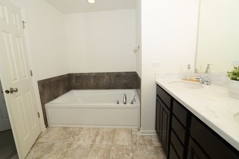 Tiny photo for 533 Town Center Boulevard, Gilberts, IL 60136 (MLS # 12475873)