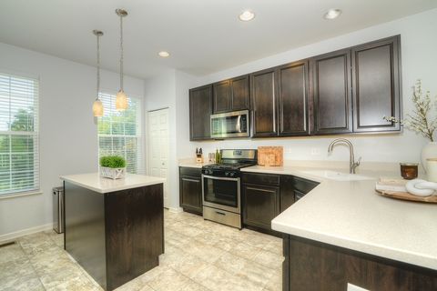 Tiny photo for 533 Town Center Boulevard, Gilberts, IL 60136 (MLS # 12475873)