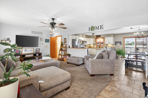 Tiny photo for 2712 N 13th Street, Clinton, IA 52732 (MLS # 12552833)