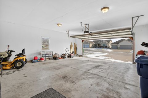 Tiny photo for 2712 N 13th Street, Clinton, IA 52732 (MLS # 12552833)