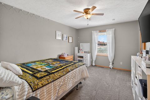 Tiny photo for 2712 N 13th Street, Clinton, IA 52732 (MLS # 12552833)