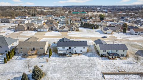 Tiny photo for 2712 N 13th Street, Clinton, IA 52732 (MLS # 12552833)