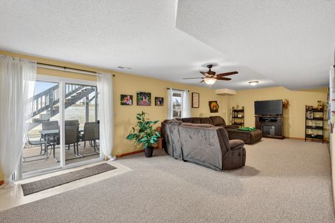 Tiny photo for 2712 N 13th Street, Clinton, IA 52732 (MLS # 12552833)