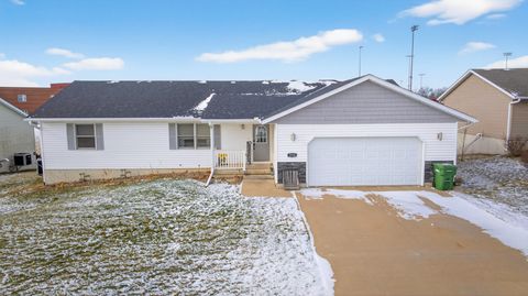 Tiny photo for 2712 N 13th Street, Clinton, IA 52732 (MLS # 12552833)