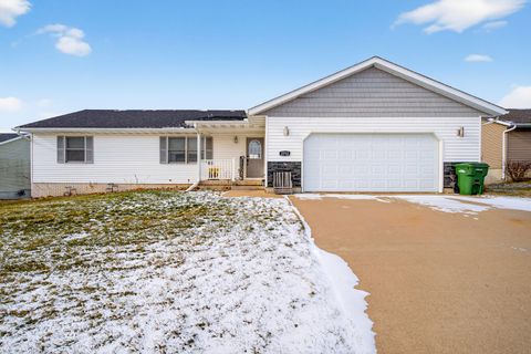 Tiny photo for 2712 N 13th Street, Clinton, IA 52732 (MLS # 12552833)