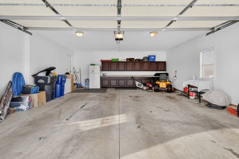 Tiny photo for 2712 N 13th Street, Clinton, IA 52732 (MLS # 12552833)