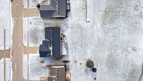 Tiny photo for 2712 N 13th Street, Clinton, IA 52732 (MLS # 12552833)