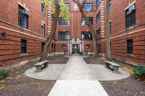 Tiny photo for 509 W ALDINE Avenue #2D, Chicago, IL 60657 (MLS # 12434357)