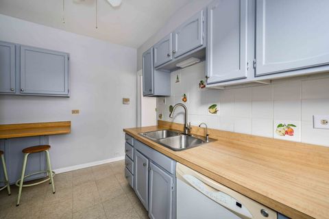 Tiny photo for 509 W ALDINE Avenue #2D, Chicago, IL 60657 (MLS # 12434357)