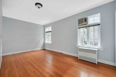 Tiny photo for 509 W ALDINE Avenue #2D, Chicago, IL 60657 (MLS # 12434357)