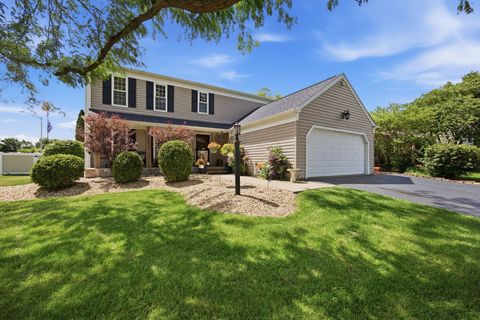 Photo of 702 Hickory Lane, Carol Stream, IL 60188 (MLS # 12665954)