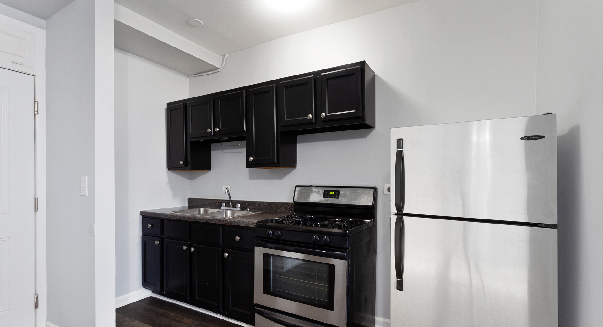 5860 N Kenmore Avenue 401