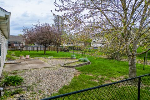 Tiny photo for 1401 Posey Street, Marion, IL 62959 (MLS # 12611011)