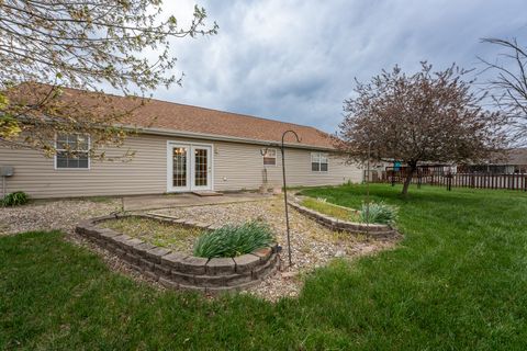 Tiny photo for 1401 Posey Street, Marion, IL 62959 (MLS # 12611011)