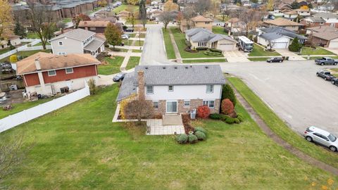 A home in Oak Forest