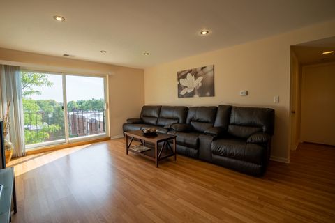 Tiny photo for 1275 E Baldwin Lane #507, Palatine, IL 60074 (MLS # 12488201)