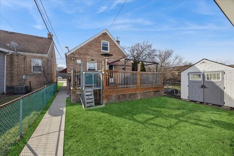Tiny photo for 3813 N CUMBERLAND Avenue, Chicago, IL 60634 (MLS # 12599265)