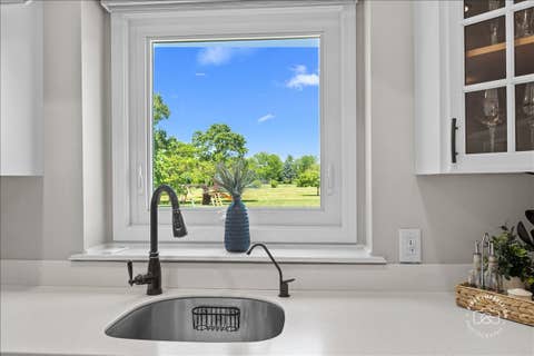 Tiny photo for 39W016 W Hilltop Drive, St. Charles, IL 60175 (MLS # 12660903)