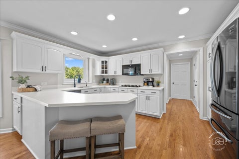 Tiny photo for 39W016 W Hilltop Drive, St. Charles, IL 60175 (MLS # 12660903)