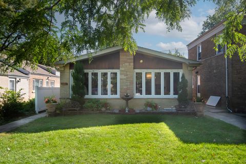Photo of 8253 Karlov Avenue, Skokie, IL 60076 (MLS # 12501153) Photo of 8253 Karlov Avenue, Skokie, IL 60076 (MLS # 12501153)