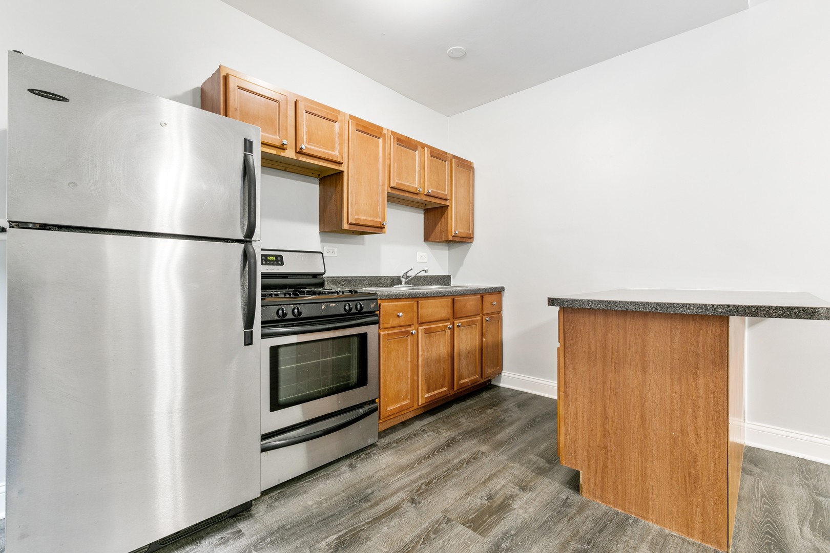 5860 N Kenmore Avenue 407